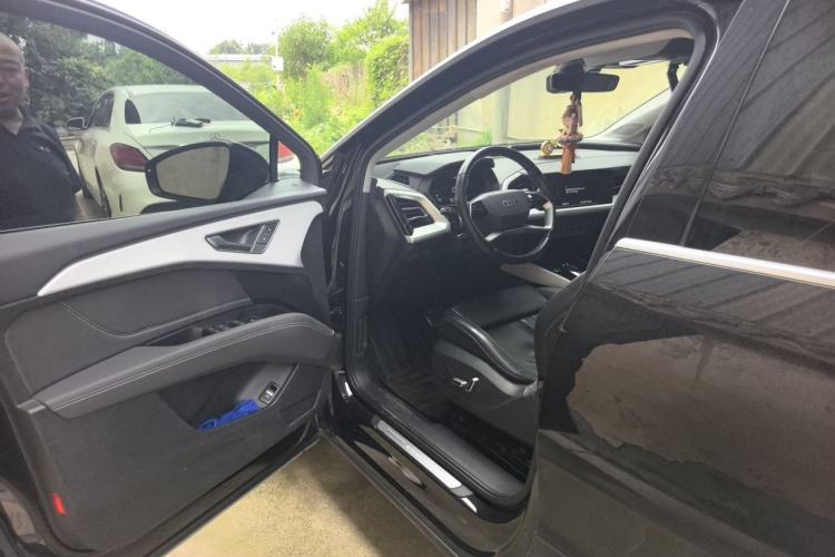 Used Audi Q5 e-tron 2023 40 e-tron Shining Edition Mecha Kit Driver Seat