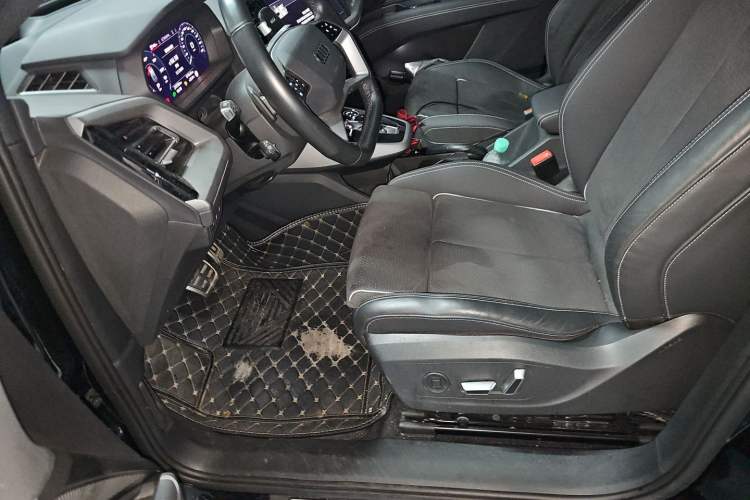 Used Audi Q5 e-tron 2023 40 e-tron Starry Edition Mecha Kit Driver Seat