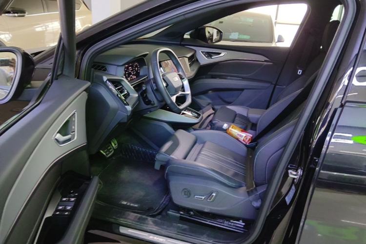 Used Audi Q5 e-tron 2023 40 e-tron Shining Edition Mecha Kit Driver Seat