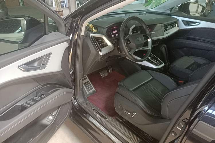 Used Audi Q5 e-tron 2023 40 e-tron Shining Edition Brocade Suit Driver Seat