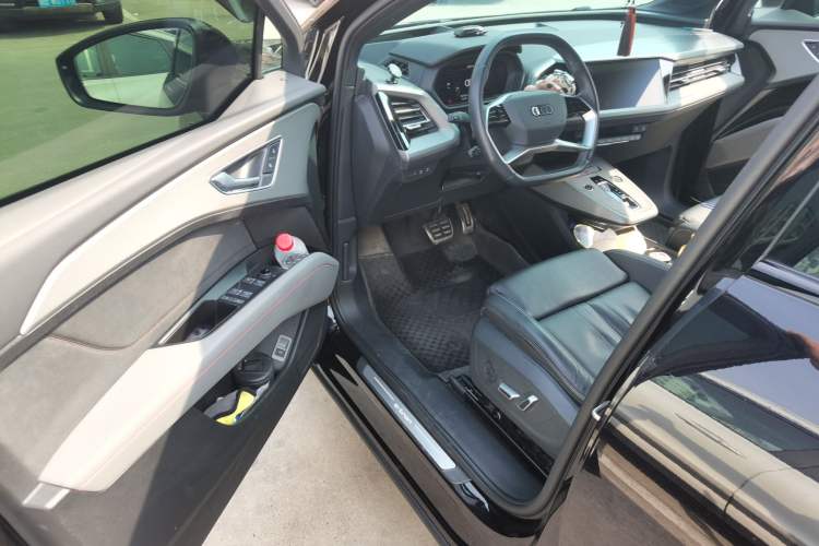Used Audi Q5 e-tron 2023 40 e-tron Starry Edition Mecha Kit Driver Seat
