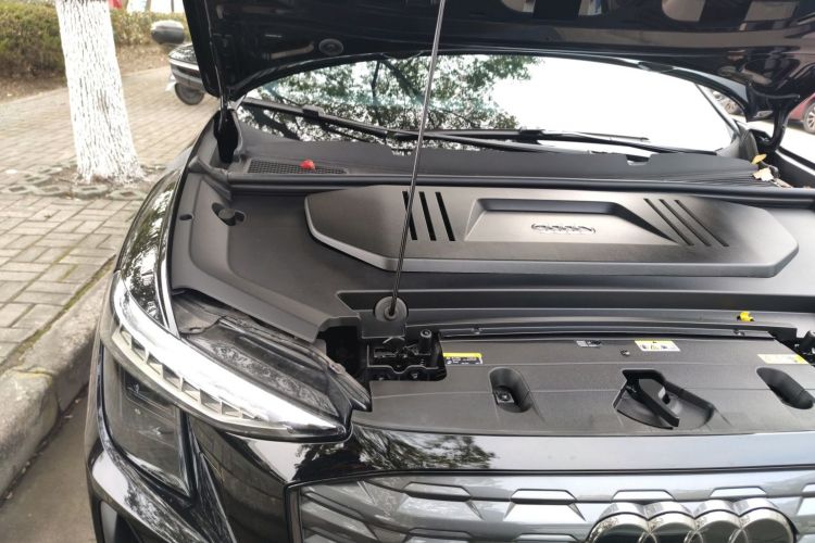 Used Audi Q5 e-tron 2023 40 e-tron Starry Edition Luxury Package Engine Bay Right