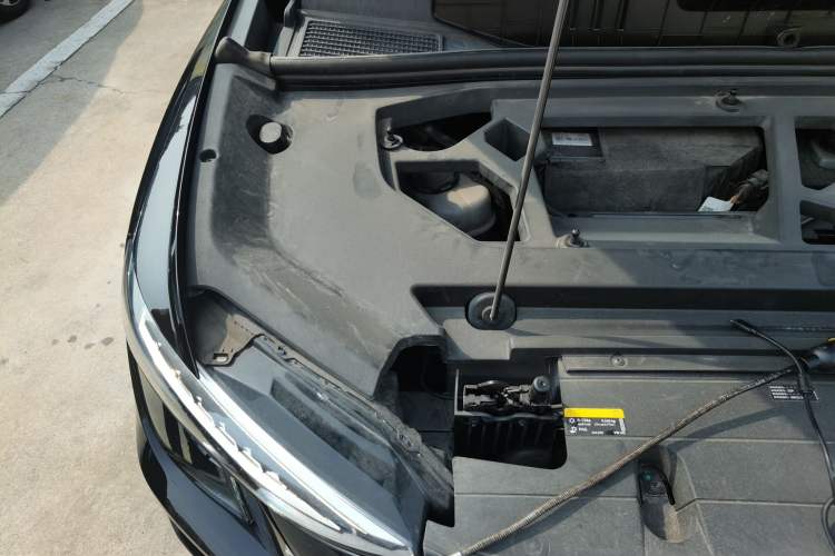 Used Audi Q5 e-tron 2023 40 e-tron Starry Edition Mecha Kit Engine Bay Right