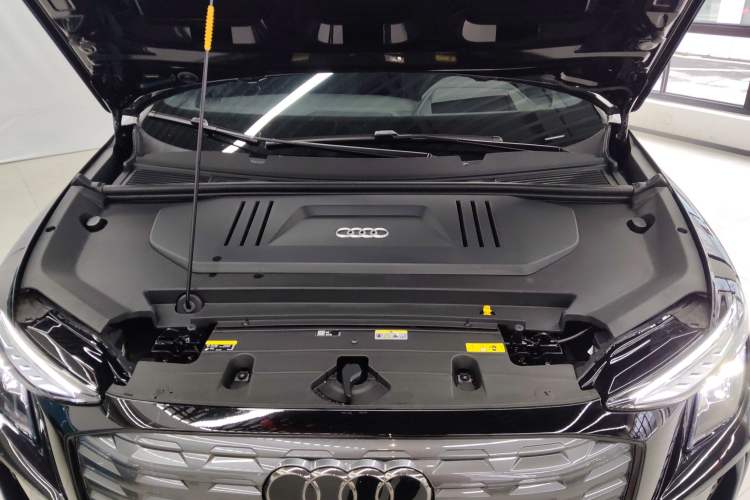 Used Audi Q5 e-tron 2023 40 e-tron Shining Edition Mecha Kit Engine Bay