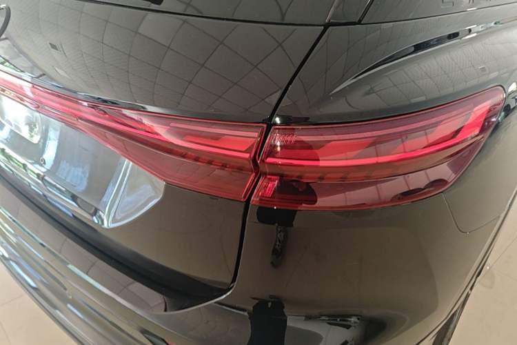 Used Audi Q5 e-tron 2023 40 e-tron Shining Edition Mecha Kit Exterior 1