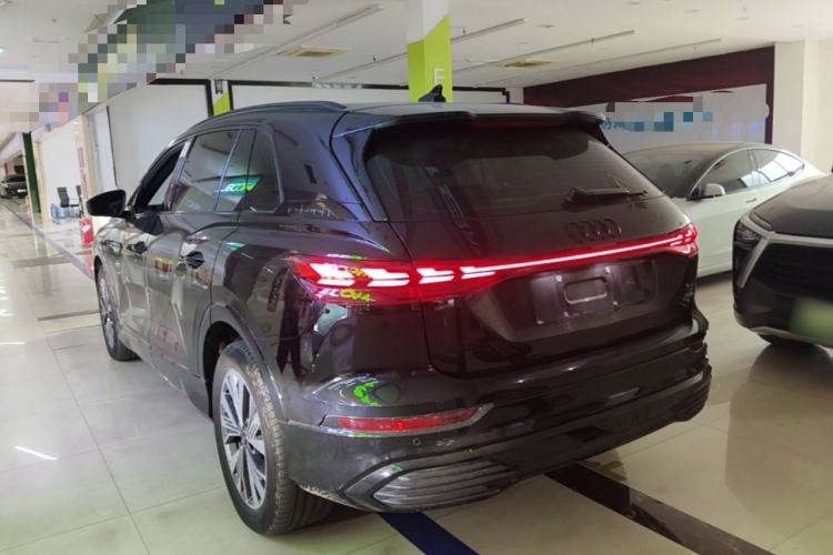 Used Audi Q5 e-tron 2023 40 e-tron Shining Edition Mecha Kit Exterior 2