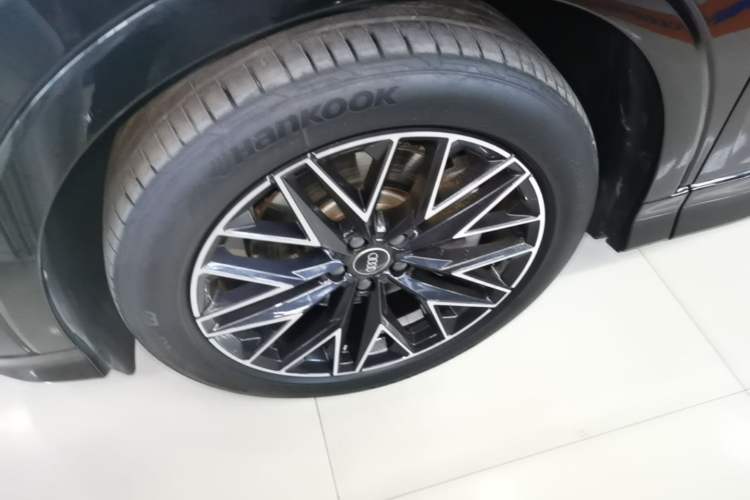 Used Audi Q5 e-tron 2023 40 e-tron Starry Edition Mecha Kit Exterior 2