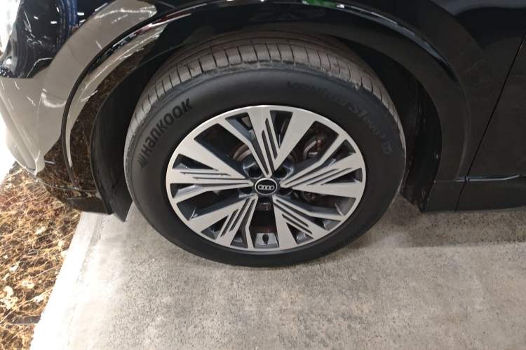 Used Audi Q5 e-tron 2023 40 e-tron Shining Edition Mecha Kit Exterior 4