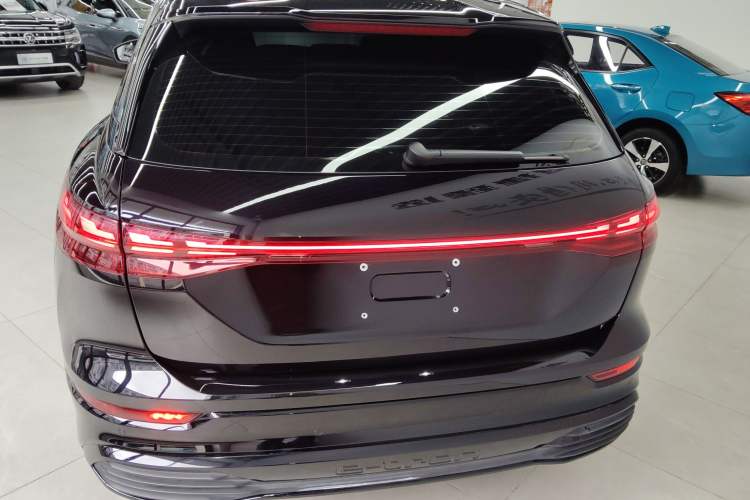 Used Audi Q5 e-tron 2023 40 e-tron Shining Edition Mecha Kit Exterior 4