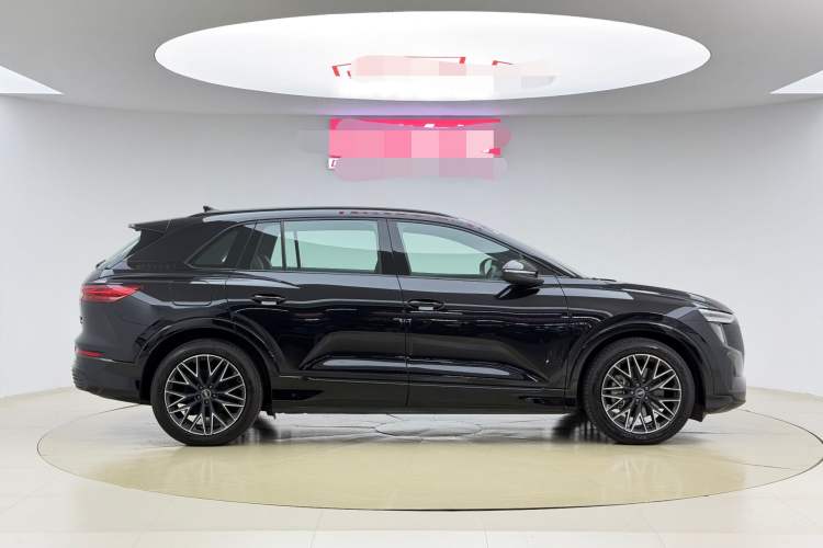 Used Audi Q5 e-tron 2023 40 e-tron Starry Edition Mecha Kit Exterior 6