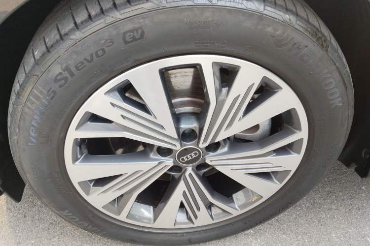 Used Audi Q5 e-tron 2023 40 e-tron Shining Edition Mecha Kit Exterior 7