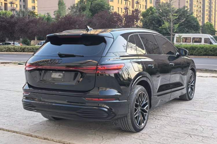 Used Audi Q5 e-tron 2023 40 e-tron Shining Edition Mecha Kit Exterior 8