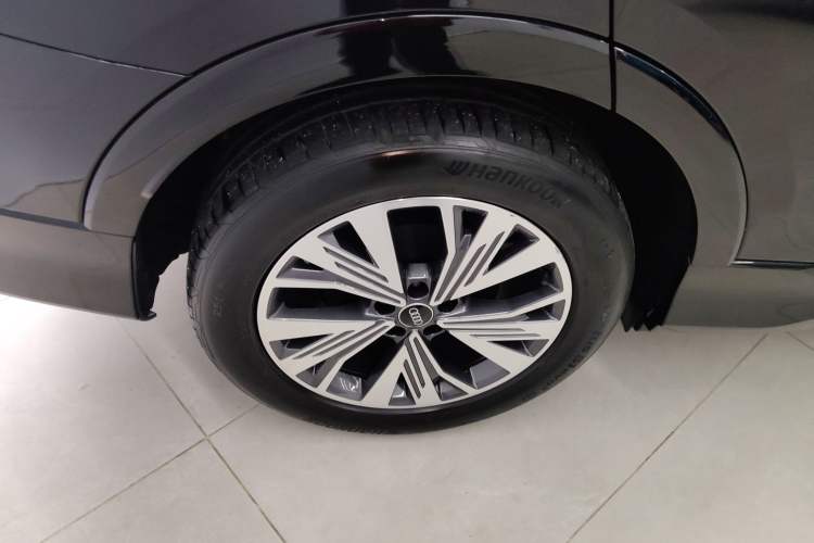 Used Audi Q5 e-tron 2023 40 e-tron Shining Edition Mecha Kit Exterior 8