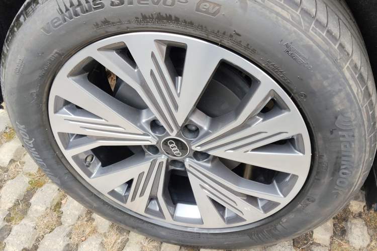 Used Audi Q5 e-tron 2023 40 e-tron Shining Edition Mecha Kit Exterior 8
