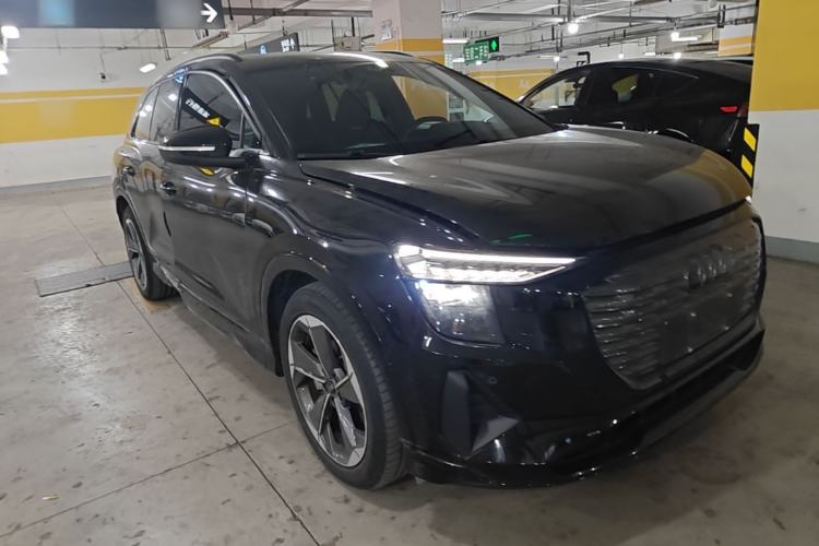 Used Audi Q5 e-tron 2023 40 e-tron Starry Edition Luxury Package Front Right 45 Deg