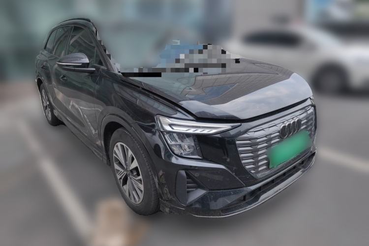 Used Audi Q5 e-tron 2023 40 e-tron Shining Edition Mecha Kit Front Right 45 Deg