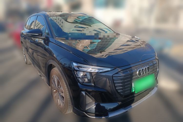 Used Audi Q5 e-tron 2023 40 e-tron Shining Edition Brocade Suit Front Right 45 Deg