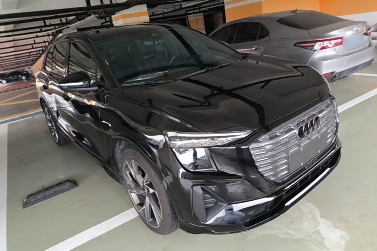 Used Audi Q5 e-tron 2023 40 e-tron Starry Edition Black Warrior Version Front Right 45 Deg