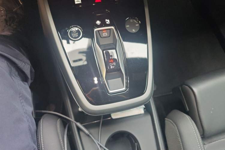 Used Audi Q5 e-tron 2023 40 e-tron Shining Edition Mecha Kit Gear Lever