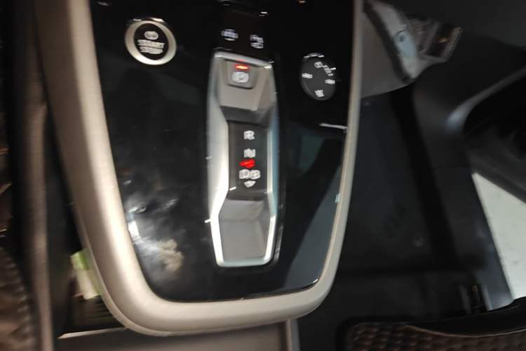 Used Audi Q5 e-tron 2023 40 e-tron Starry Edition Luxury Package Gear Lever