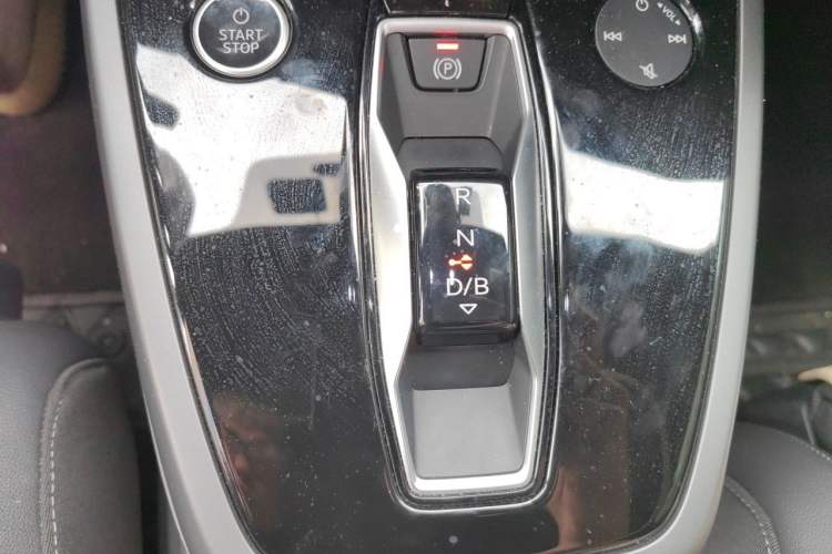 Used Audi Q5 e-tron 2023 40 e-tron Shining Edition Mecha Kit Gear Lever
