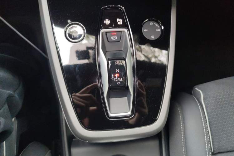 Used Audi Q5 e-tron 2023 40 e-tron Starry Edition Luxury Package Gear Lever