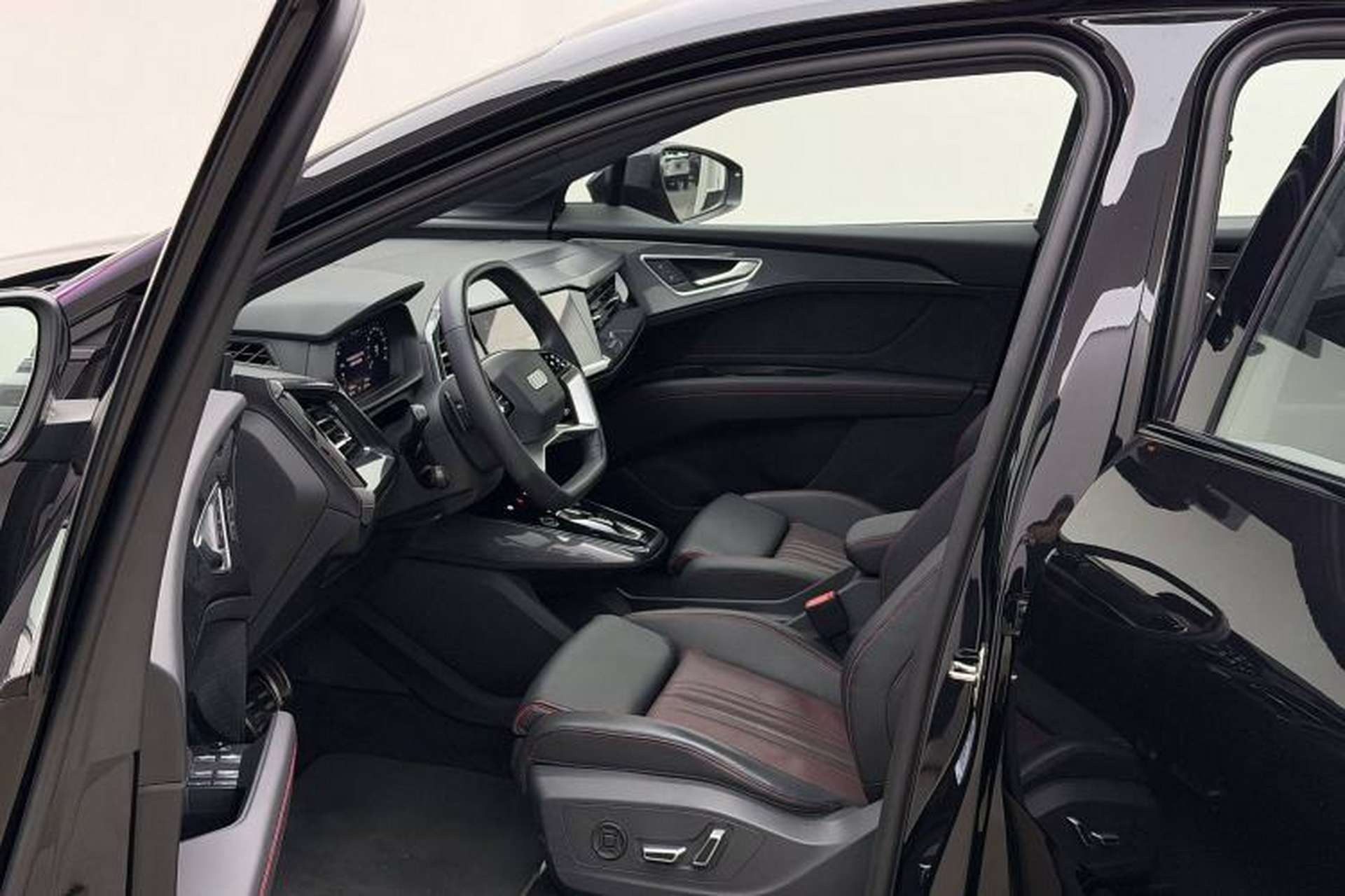 Used Audi Q5 e-tron 2023 40 e-tron Starry Edition Mecha Kit Interior 2