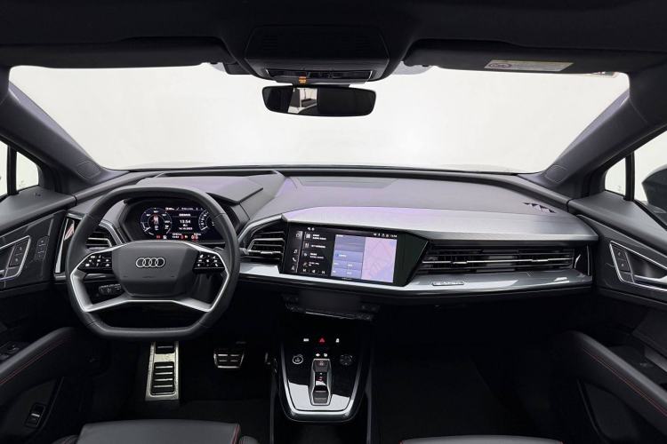 Used Audi Q5 e-tron 2023 40 e-tron Starry Edition Mecha Kit Interior 3