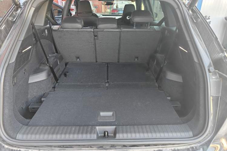 Used Audi Q5 e-tron 2023 40 e-tron Starry Edition Mecha Kit Interior 4