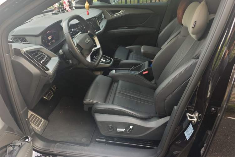 Used Audi Q5 e-tron 2023 40 e-tron Shining Edition Mecha Kit Left Front Seat