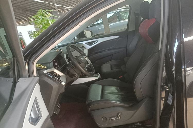 Used Audi Q5 e-tron 2023 40 e-tron Shining Edition Brocade Suit Left Front Seat