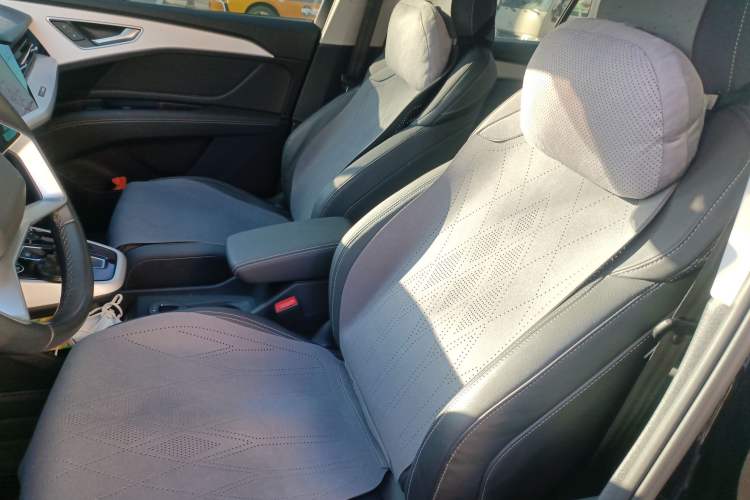 Used Audi Q5 e-tron 2023 40 e-tron Shining Edition Brocade Suit Left Front Seat