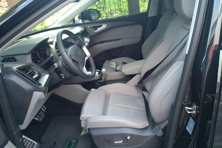 Used Audi Q5 e-tron 2023 40 e-tron Starry Edition Luxury Package Left Front Seat