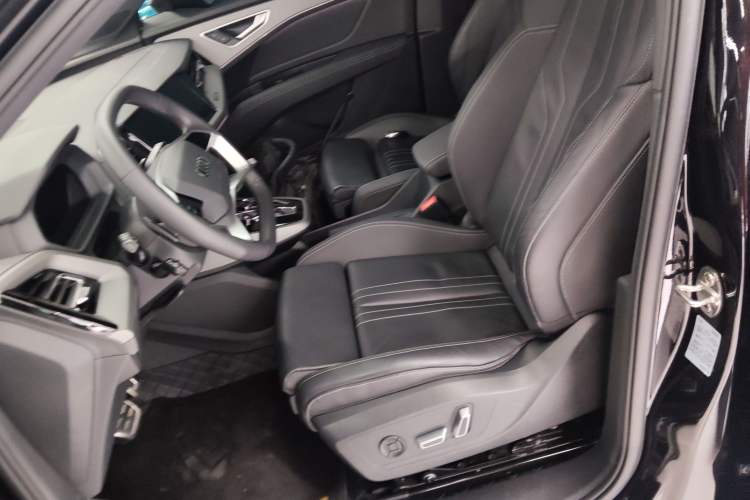 Used Audi Q5 e-tron 2023 40 e-tron Shining Edition Mecha Kit Left Front Seat