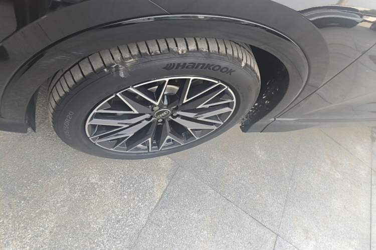Used Audi Q5 e-tron 2023 40 e-tron Starry Edition Mecha Kit Left Front Wheel Hub