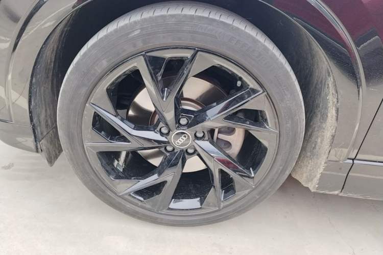 Used Audi Q5 e-tron 2023 40 e-tron Starry Edition Black Warrior Version Left Front Wheel Hub