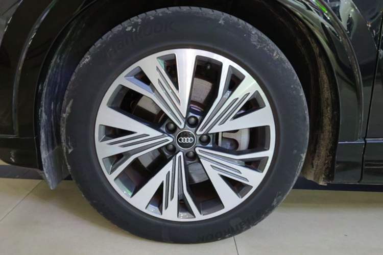 Used Audi Q5 e-tron 2023 40 e-tron Shining Edition Mecha Kit Left Front Wheel Hub