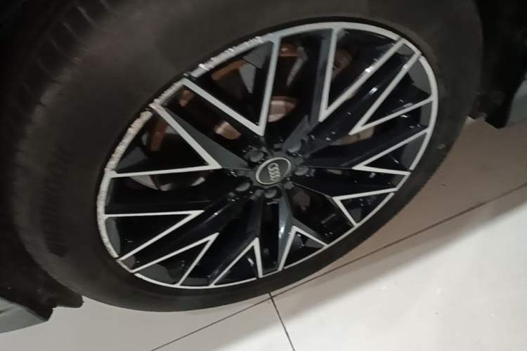 Used Audi Q5 e-tron 2023 40 e-tron Starry Edition Mecha Kit Left Front Wheel Hub