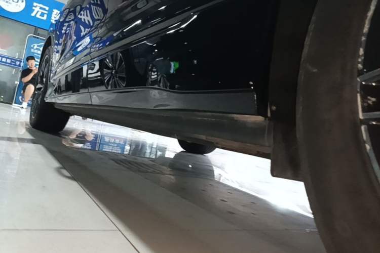 Used Audi Q5 e-tron 2023 40 e-tron Starry Edition Mecha Kit Left Side Sill