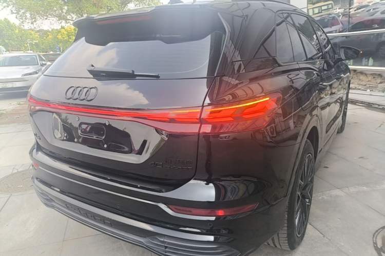 Used Audi Q5 e-tron 2023 40 e-tron Starry Edition Mecha Kit Rear Right 45 Deg