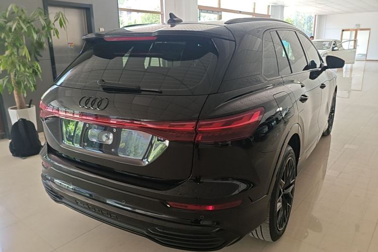 Used Audi Q5 e-tron 2023 40 e-tron Shining Edition Mecha Kit Rear Right 45 Deg