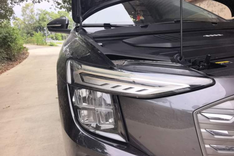 Used Audi Q5 e-tron 2023 40 e-tron Shining Edition Mecha Kit Right Front Headlight