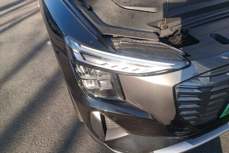 Used Audi Q5 e-tron 2023 40 e-tron Shining Edition Brocade Suit Right Front Headlight