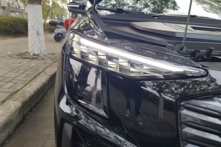 Used Audi Q5 e-tron 2023 40 e-tron Starry Edition Luxury Package Right Front Headlight