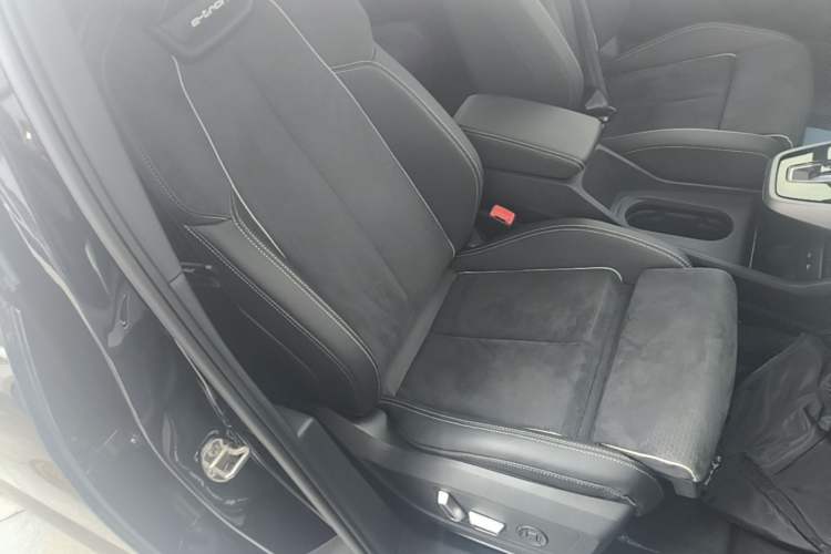 Used Audi Q5 e-tron 2023 40 e-tron Starry Edition Mecha Kit Right Front Seat