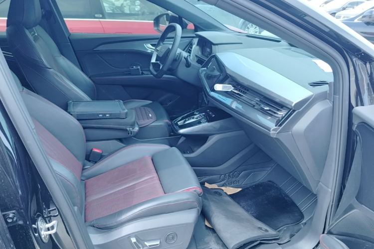 Used Audi Q5 e-tron 2023 40 e-tron Starry Edition Black Warrior Version Right Front Seat