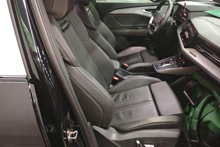 Used Audi Q5 e-tron 2023 40 e-tron Shining Edition Mecha Kit Right Front Seat