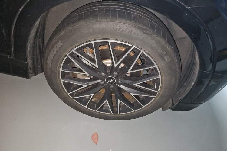 Used Audi Q5 e-tron 2023 40 e-tron Starry Edition Mecha Kit Right Front Wheel Hub