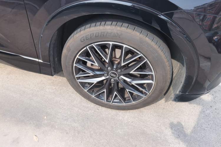 Used Audi Q5 e-tron 2023 40 e-tron Starry Edition Mecha Kit Right Front Wheel Hub