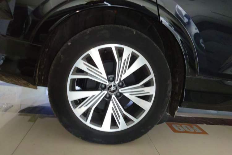 Used Audi Q5 e-tron 2023 40 e-tron Shining Edition Mecha Kit Right Rear Wheel Hub